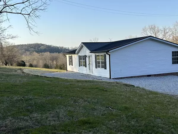102 Hickman Creek Rd #S, Hickman, TN 38567