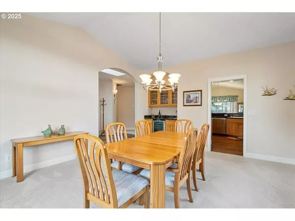 1395 NW WEST MEADOWS DR, Salem, OR 97304