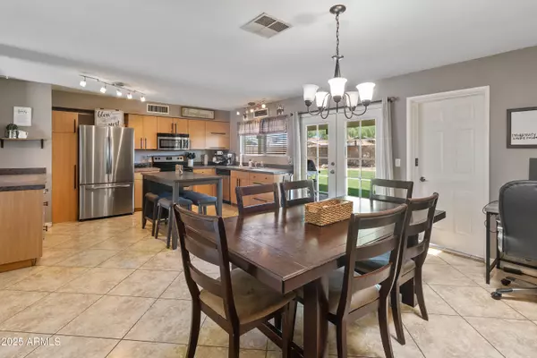 419 N VALENCIA Drive, Chandler, AZ 85226