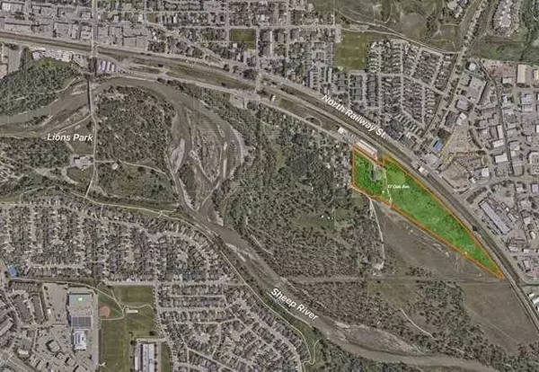 17 Oak AVE, Okotoks, AB T1S1K6