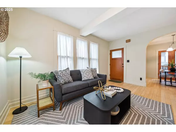 235 NE JEFFERSON ST, Hillsboro, OR 97124