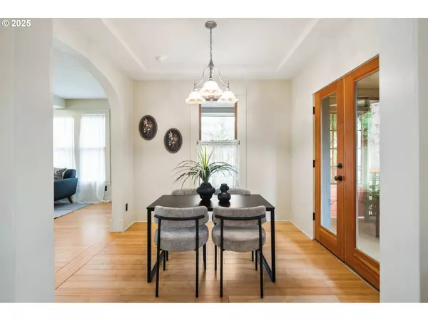 235 NE JEFFERSON ST, Hillsboro, OR 97124