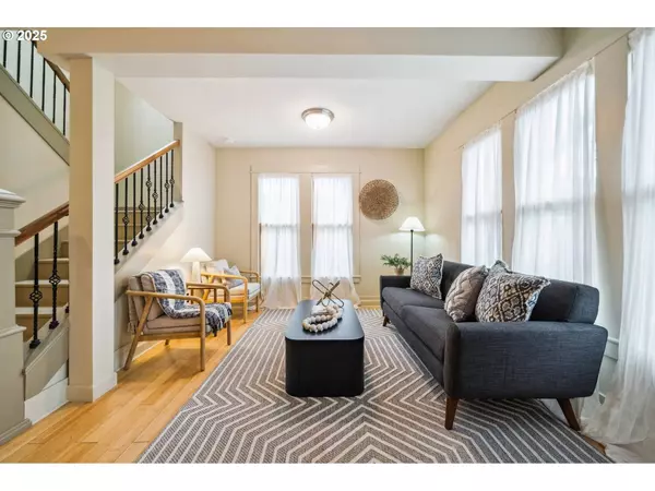 235 NE JEFFERSON ST, Hillsboro, OR 97124