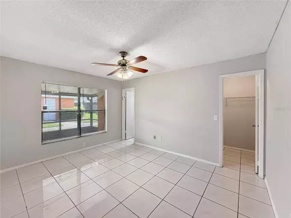 33 SILVER OAK CIR, Kissimmee, FL 34743