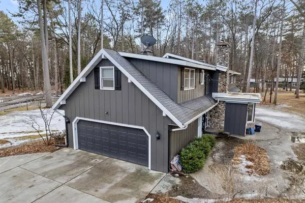 716 SUNSET DRIVE, Marinette, WI 54143