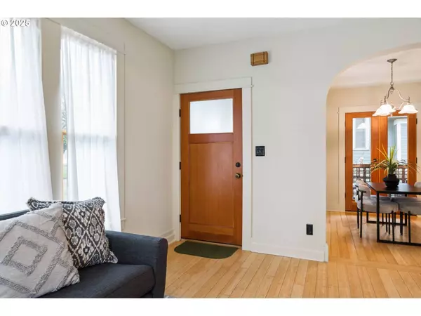 235 NE JEFFERSON ST, Hillsboro, OR 97124