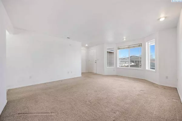 4311 Clydesdale, Pasco, WA 99301