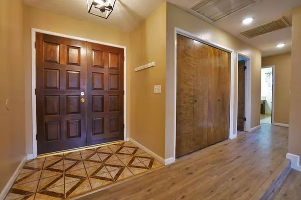 465 Mike CT, Lemoore, CA 93245