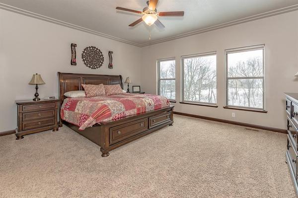 360 White Pine Street, Robins, IA 52328