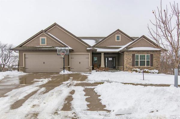360 White Pine Street, Robins, IA 52328