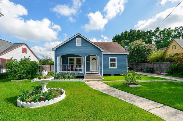 809 Avenue of Oaks Street, Houston, TX 77009