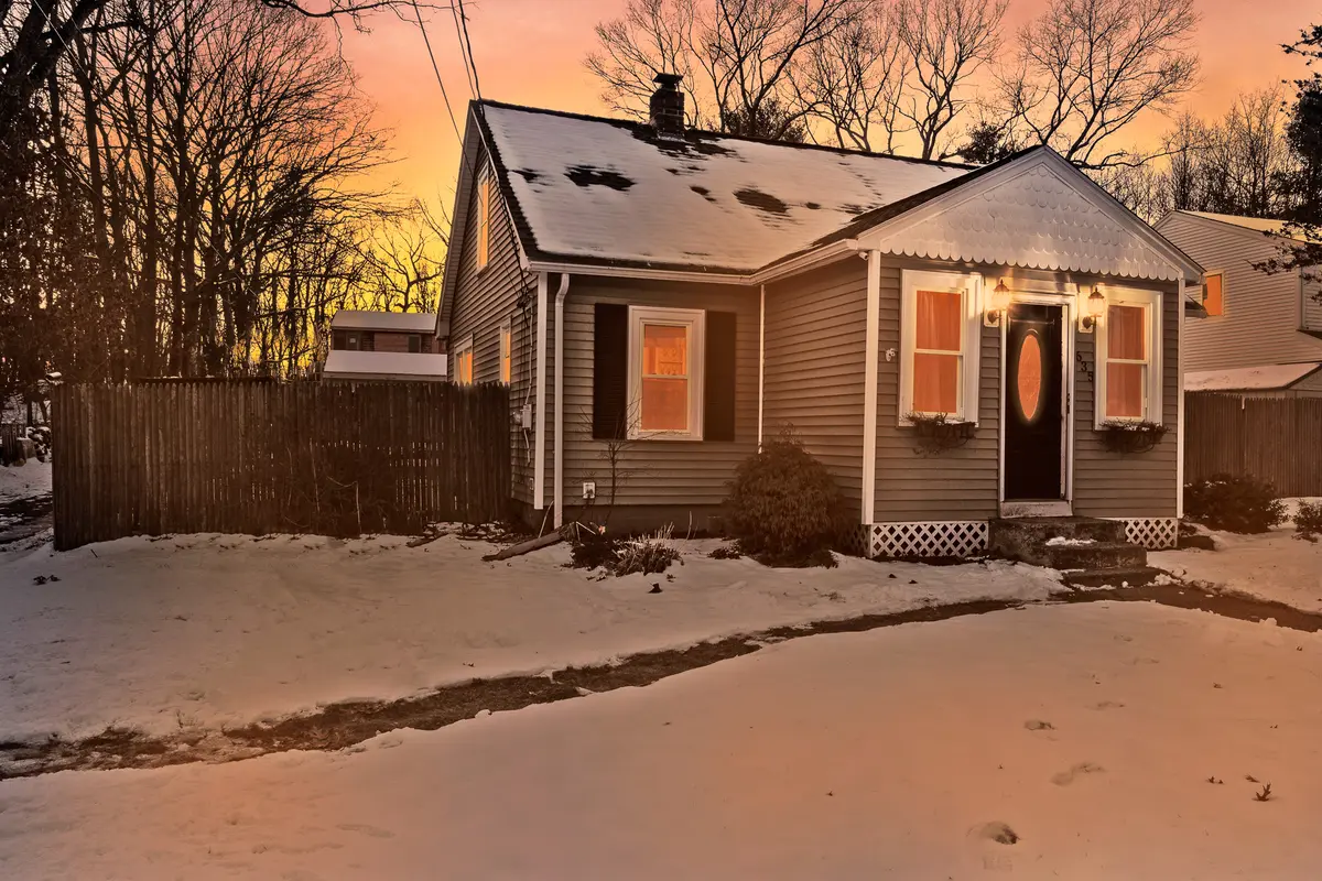 635 South Main Street, Pascoag, RI 02859