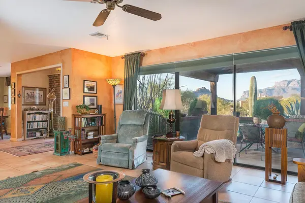 East Breathless Avenue, Gold Canyon, AZ 85118