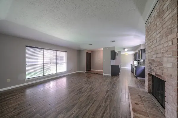 16407 Tibet Road, Friendswood, TX 77546