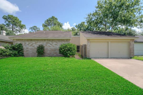 16407 Tibet Road, Friendswood, TX 77546