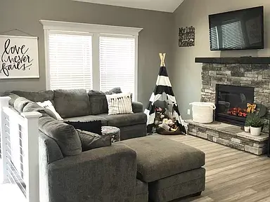 1007 Southwest Powell Drive, Oak Grove, MO 64075