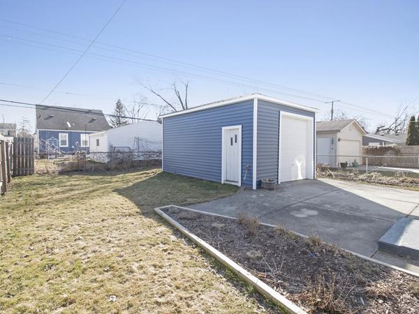 3834 Oakshire Avenue, Berkley, MI 48072