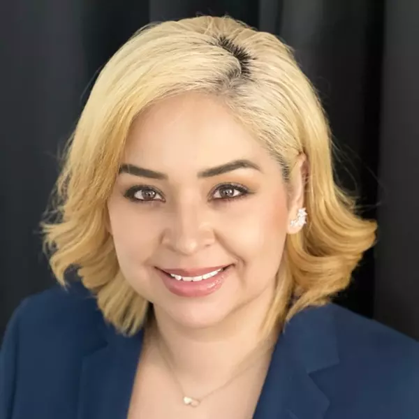 Nelly Macias