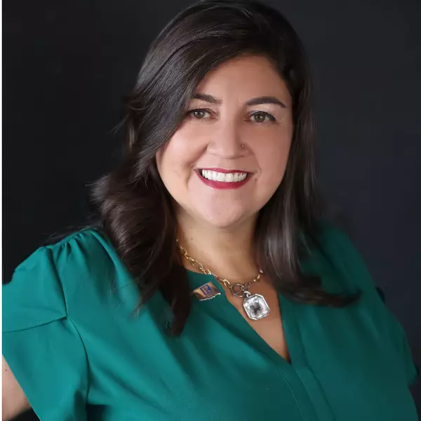 Shucking Oysters and Historic Homes Kara Bowes Kbb Realty