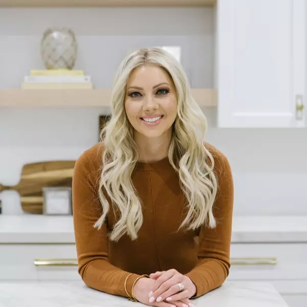 Maggie Lowe