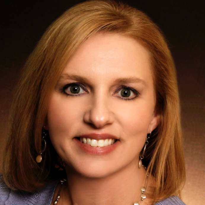 Real Estate Agent Lisa Bratcher Round Table Realty