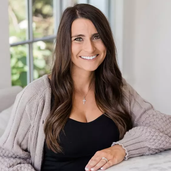 Nicole VanDeventer
