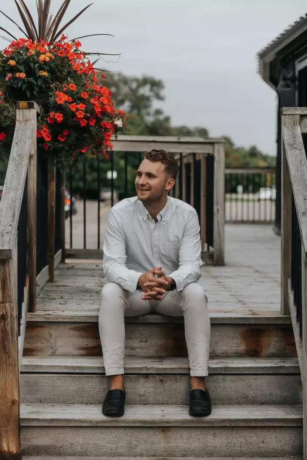 advisor profiles