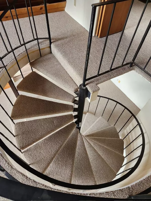 2787 Painted Cave Road, Santa Barbara, CA 93105 just hit the market!
Take a look at this awesome space: https://johnthompson.chime.me/d8qz0ge3 