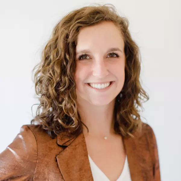 Sarah McCain Sanders