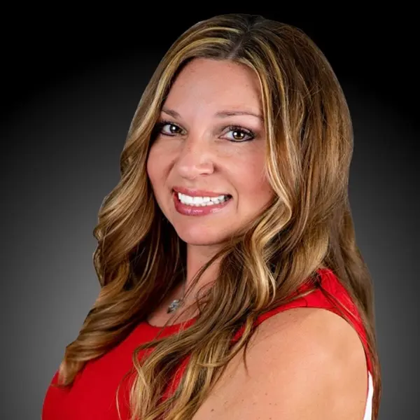 Tracy Skarosi