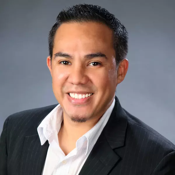 Omar Santamaria