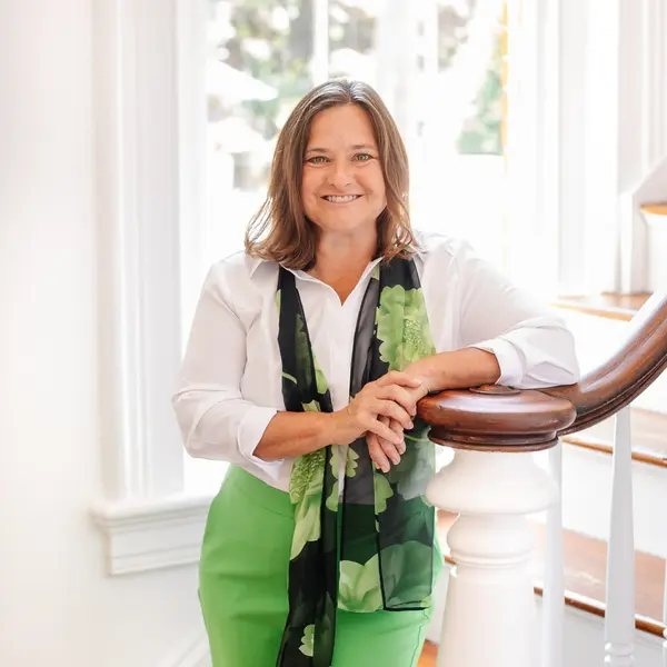 Real Estate Agent – Amy Beem - Samson Properties