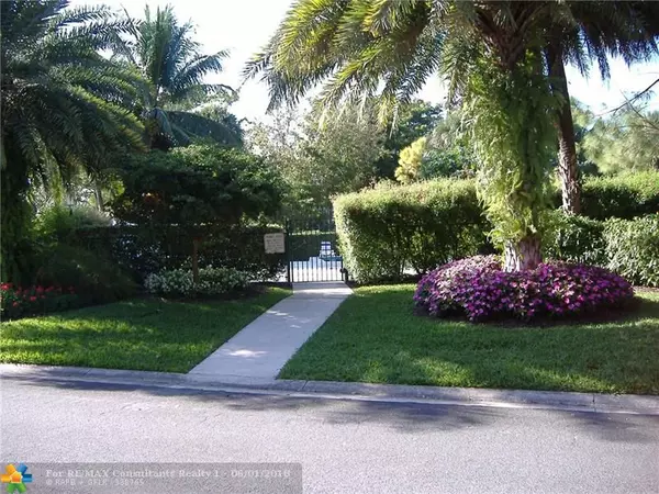 Pompano Beach, FL 33069,806 Cypress Grove Ln  #404