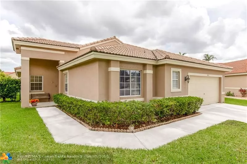 380 SW 164th Ave, Pembroke Pines, FL 33027