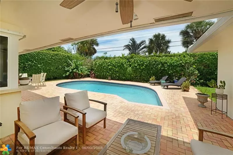 1136 Walnut Ter, Boca Raton, FL 33486