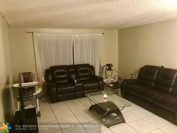 Davie, FL 33317,7060 Nova Dr  #106C