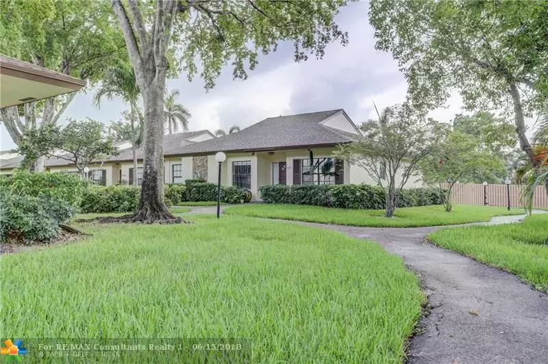 Davie, FL 33317,7554 Nova Dr  #28
