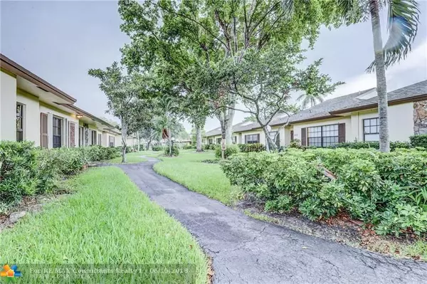 Davie, FL 33317,7554 Nova Dr  #28