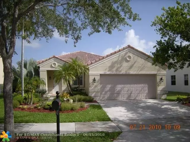 1017 Fairfield Meadows Dr, Weston, FL 33327