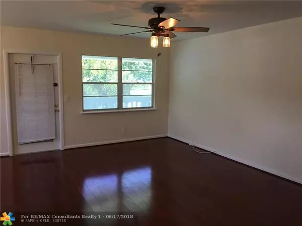 Deerfield Beach, FL 33442,61 Oakridge  #61 E