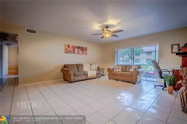 Pompano Beach, FL 33069,606 Gardens Dr  #102