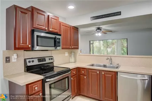 Coral Springs, FL 33071,9897 Riverside Dr  #12-8