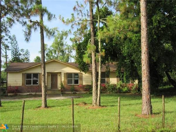 16086 E Trafalgar Dr, Loxahatchee, FL 33470