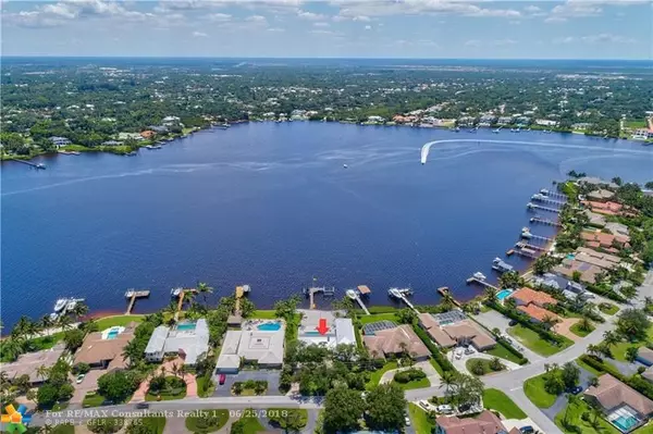 Tequesta, FL 33469,83 River Dr