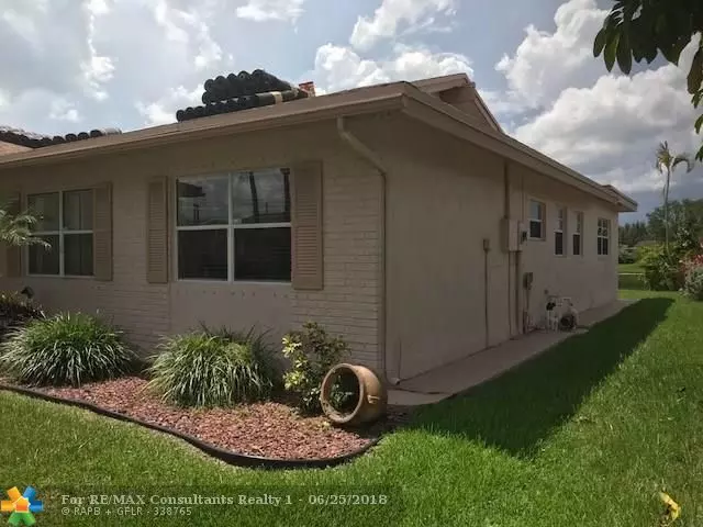 9620 NW 83rd St, Tamarac, FL 33321