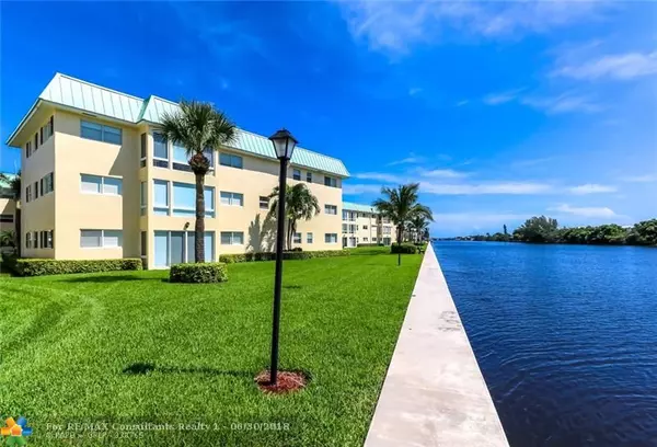 Boynton Beach, FL 33435,9 Colonial Club Dr  #105