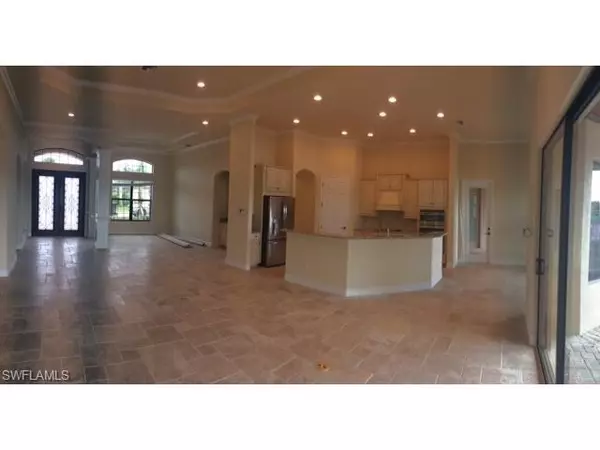 Bonita Springs, FL 34135,17101 Cherrywood CT