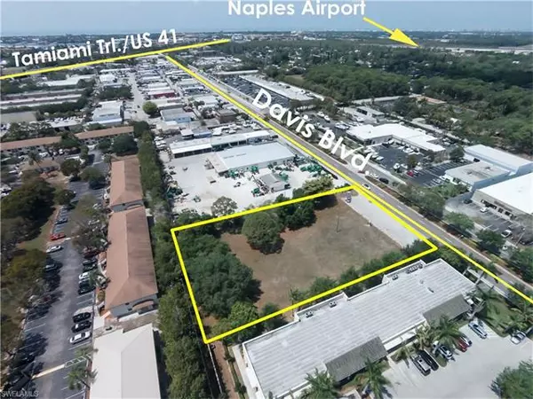 2672 DAVIS BLVD, Naples, FL 34104