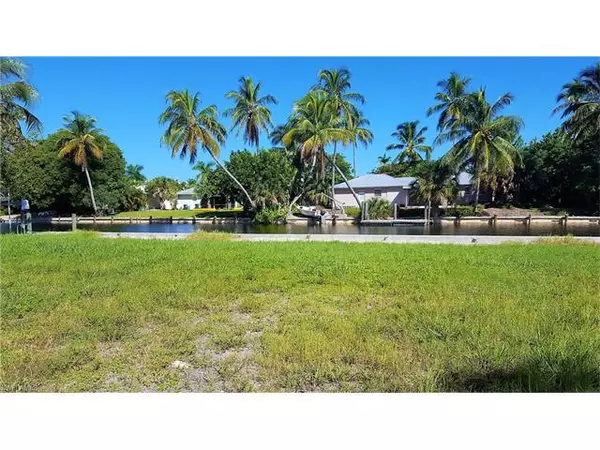 Marco Island, FL 34145,858 Wintergreen CT