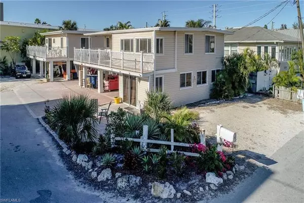 71 Mango ST, Fort Myers Beach, FL 33931